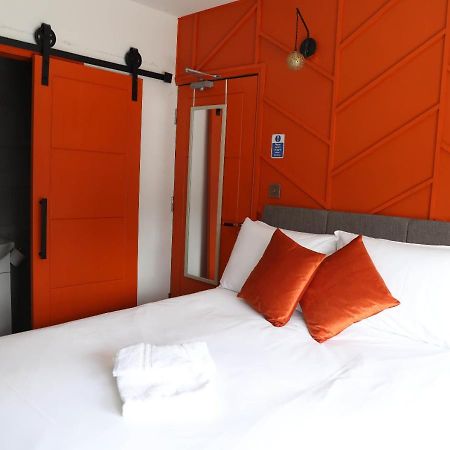 Cb Stays - Private Rooms With Ensuite And Kitchenette In Питерборо Екстериор снимка