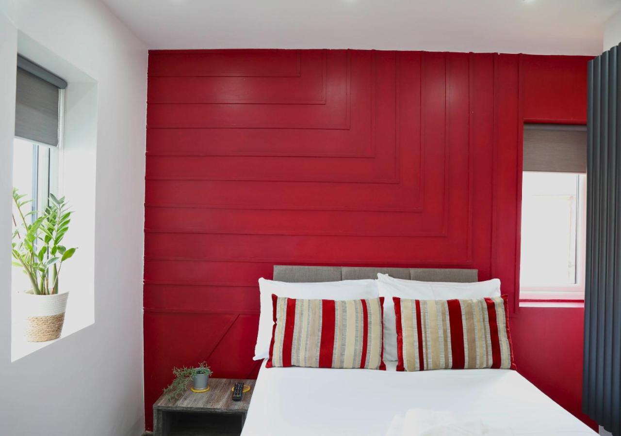 Cb Stays - Private Rooms With Ensuite And Kitchenette In Питерборо Екстериор снимка