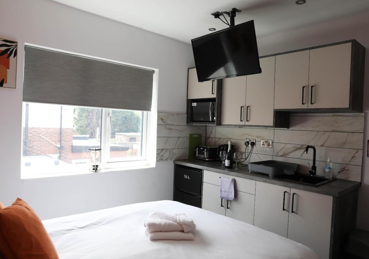 Cb Stays - Private Rooms With Ensuite And Kitchenette In Питерборо Екстериор снимка