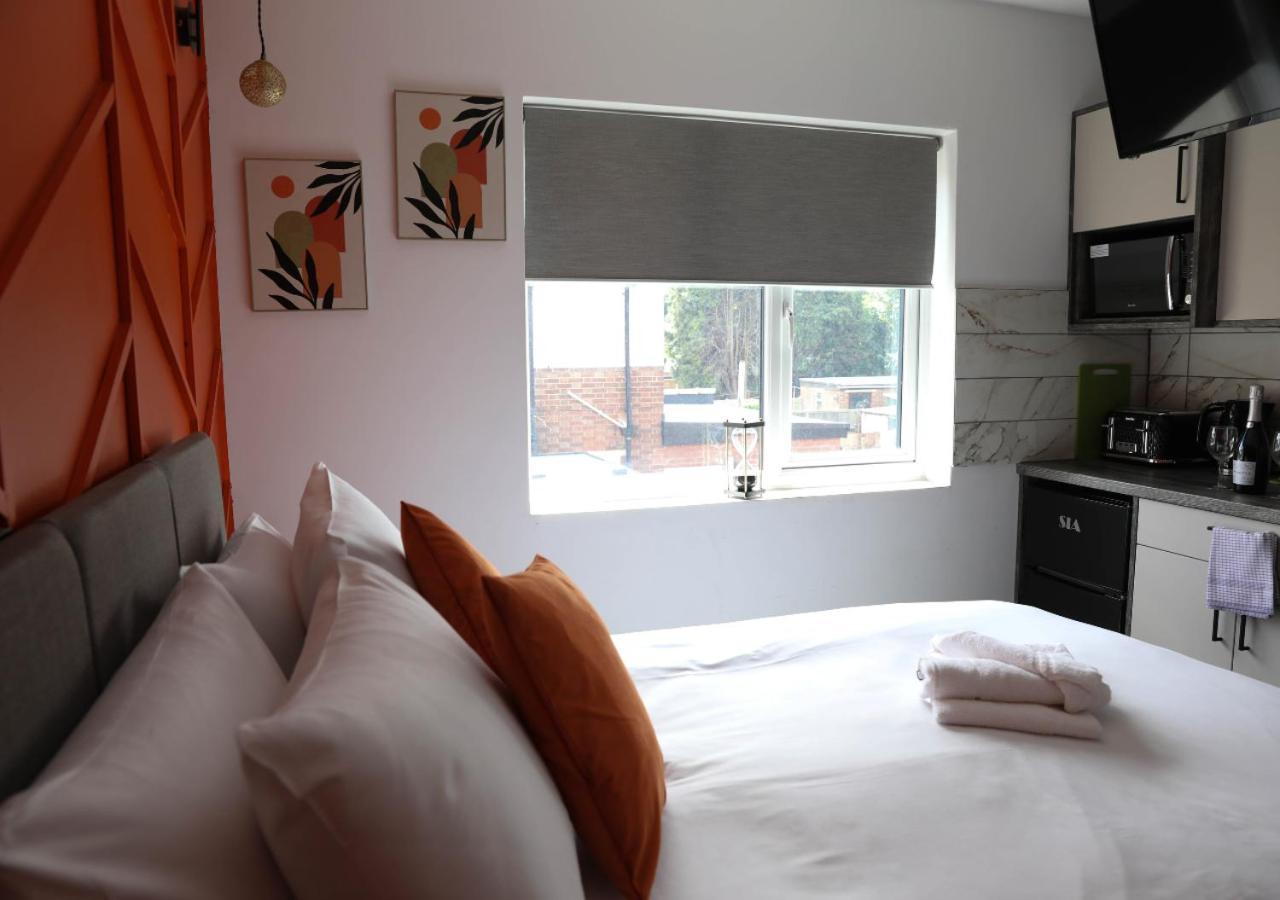 Cb Stays - Private Rooms With Ensuite And Kitchenette In Питерборо Екстериор снимка