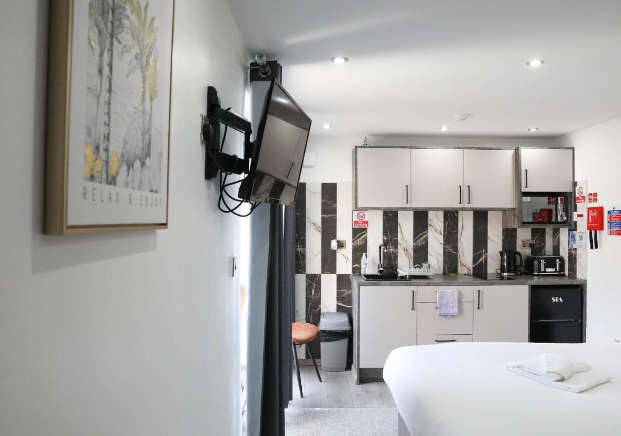 Cb Stays - Private Rooms With Ensuite And Kitchenette In Питерборо Екстериор снимка