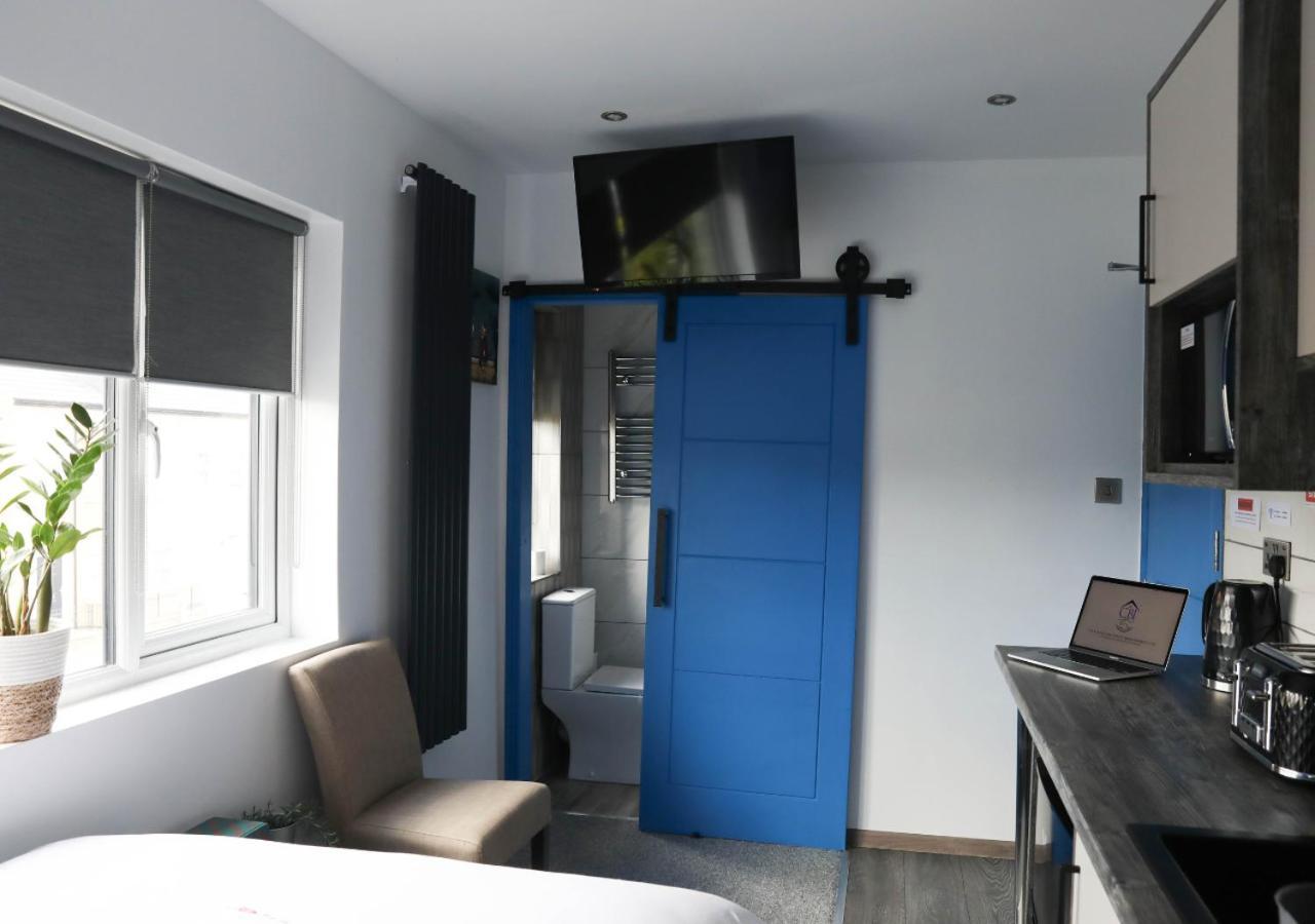 Cb Stays - Private Rooms With Ensuite And Kitchenette In Питерборо Екстериор снимка