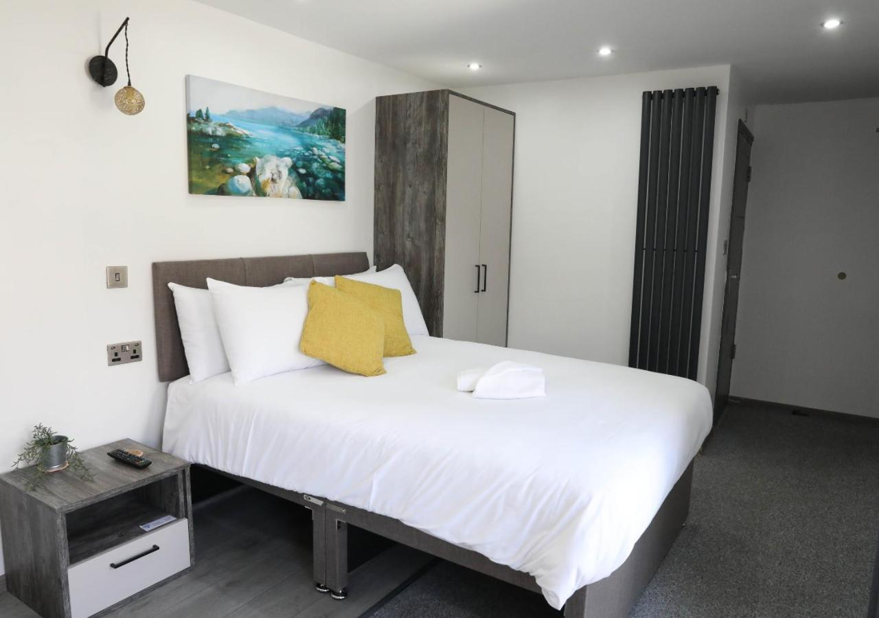 Cb Stays - Private Rooms With Ensuite And Kitchenette In Питерборо Екстериор снимка