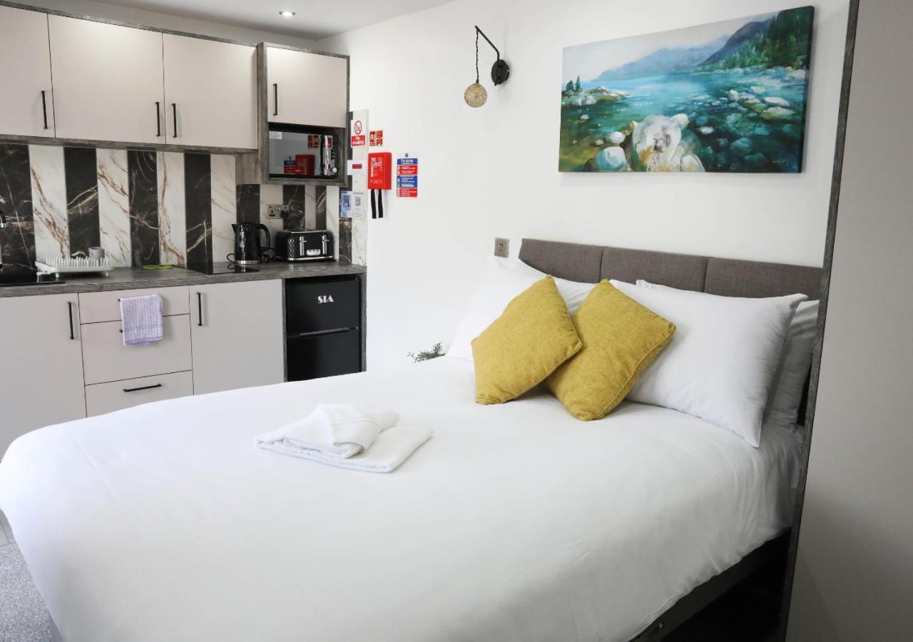 Cb Stays - Private Rooms With Ensuite And Kitchenette In Питерборо Екстериор снимка